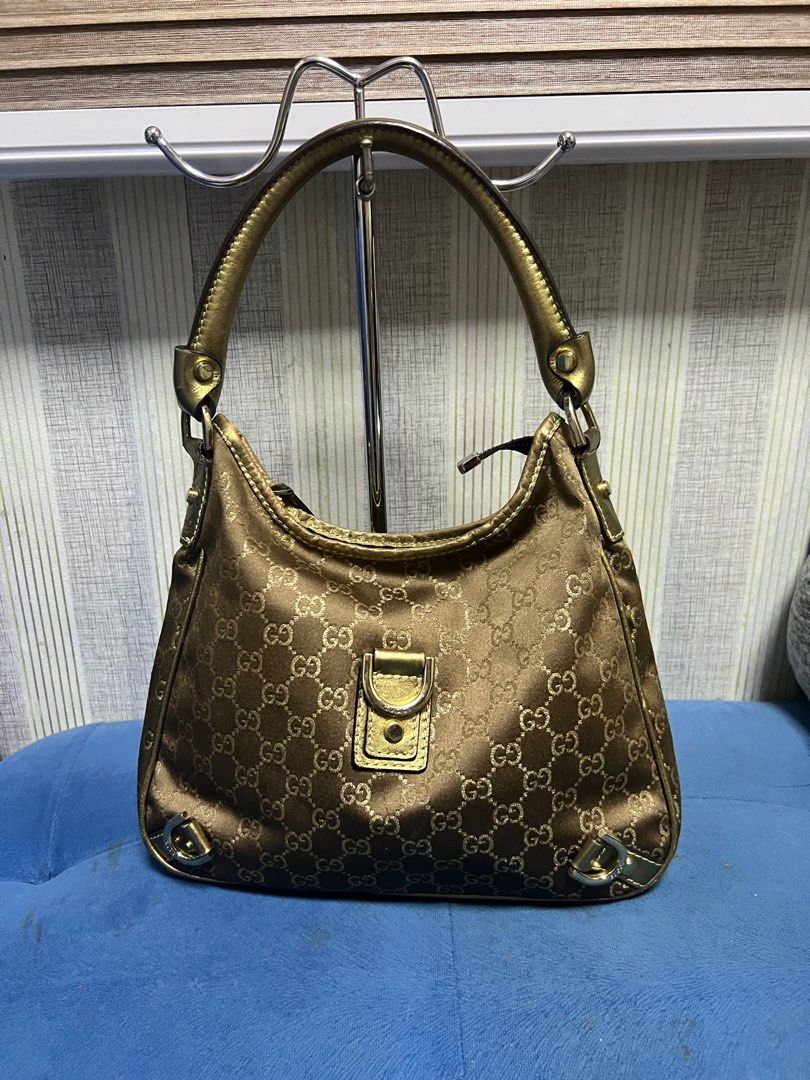 Vintage D-RING CLOTH HANDBAG (Category: Luxury Bags & Wallets) located in Batangas. Submitted by fettucini75-05425 (Listing ID 1244341996, Image 1). Description: D-RING CLOTH HANDBAG vintage shoulder bag.