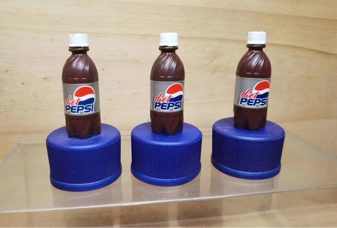 Vintage Mini Diet Pepsi Plastic Bottle Cap, Hobbies & Toys, Toys
