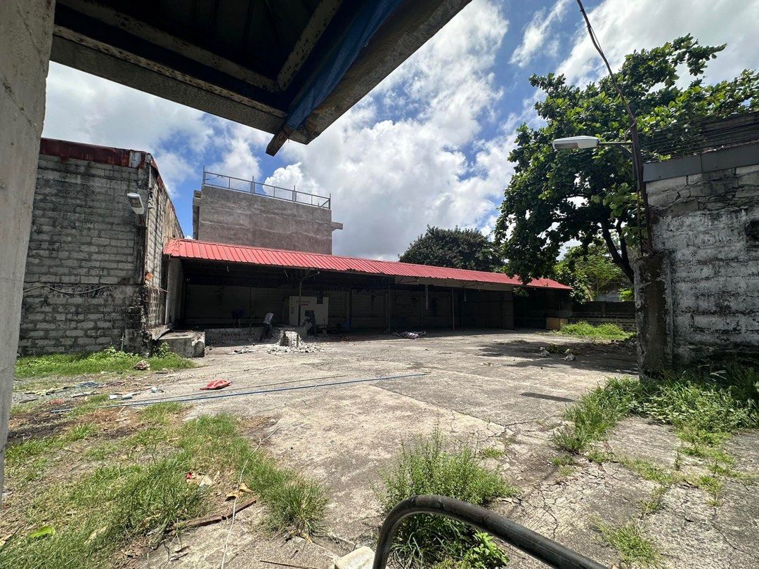 Warehouse for rent along Quirino Highway Quezon City on Carousell