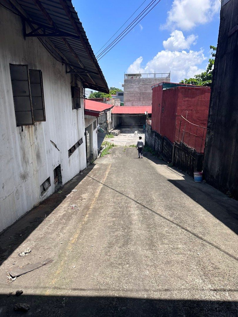 Warehouse for rent along Quirino Highway Quezon City on Carousell