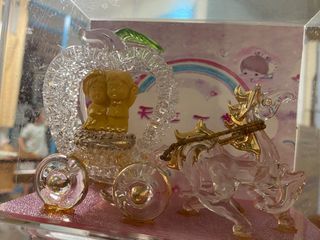 Wedding present decoration gold