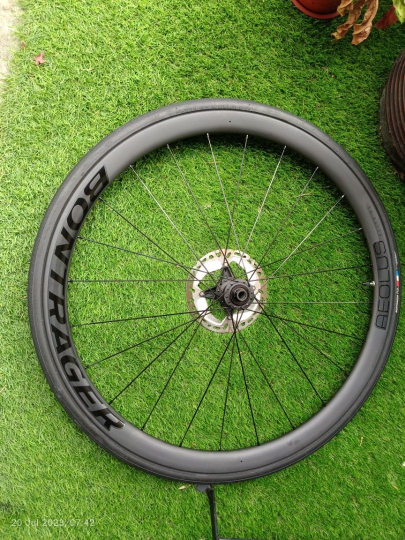 Bontrager Aeolus Elite 35 TLR Disc Road Wheel | Road Bike