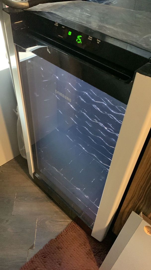 Samsung wine 2025 cooler rw33ebss