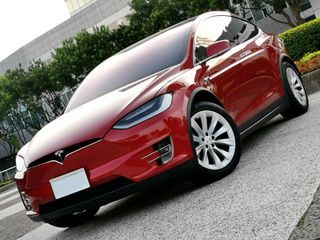 2019 Tesla Model X Long Range 100D LED智慧頭燈 20吋多輻式鋁圈 氣壓懸吊 ACC主動跟車系統 衛星導航 電動電熱座椅 方向盤加熱功能 電動後尾門 可車換車 可全額貸