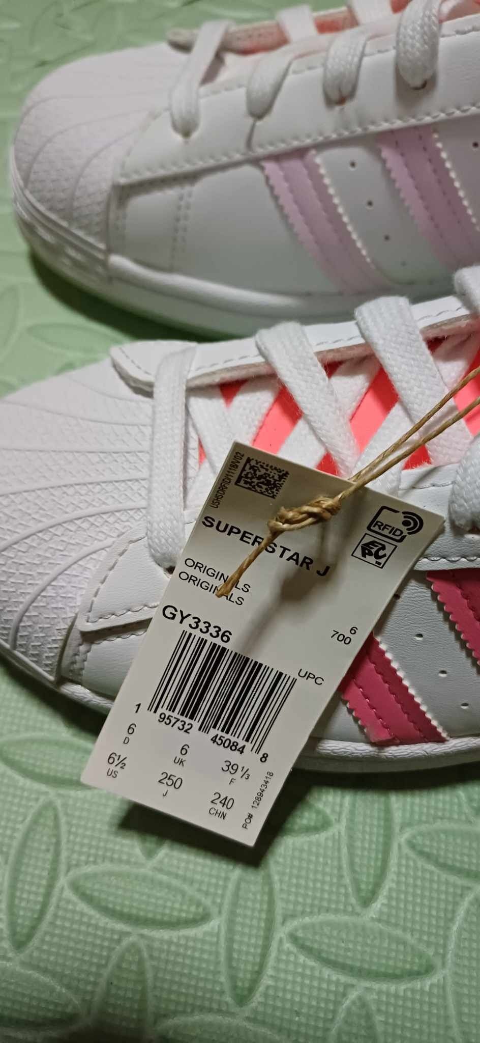 White and pink hotsell shell toe adidas