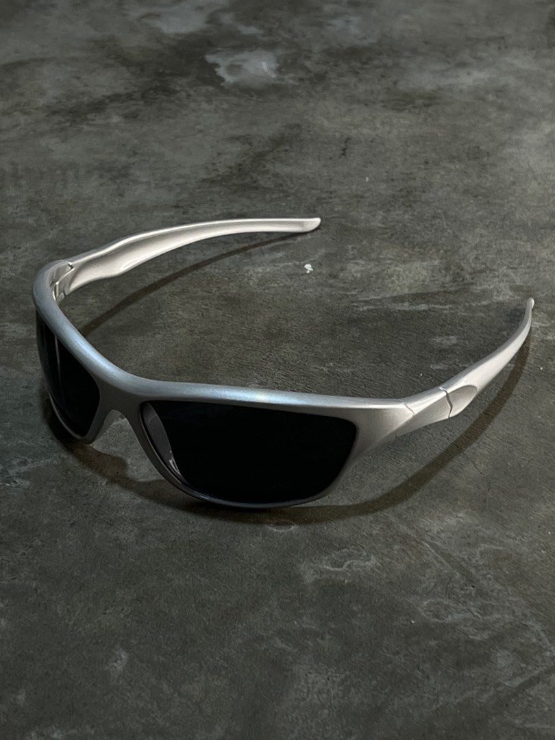 Aesthetic Y2K Cycling Sunglasses (Category: Sunglasses & Eyewear) located in Cavite. Submitted by hybrands (Listing ID 1244488617, Image 1). Description: Aesthetic Y2K Sunglasses “Aesthetic New Style” Color Available: Black, Silver 📍Silang, Cavite 🛵 Lalamove | J&T 💸 Gcash Payment Message for more details See more pictures ORDER NOW!.