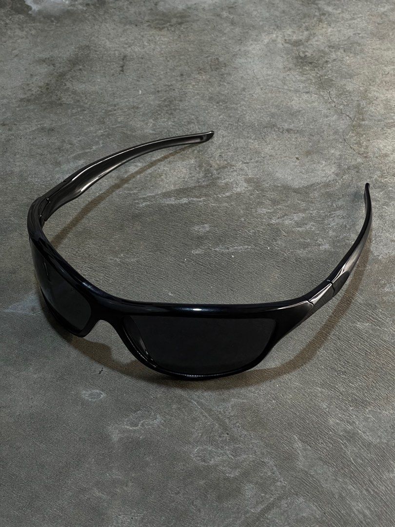 Aesthetic Y2K Cycling Sunglasses (Category: Sunglasses & Eyewear) located in Cavite. Submitted by hybrands (Listing ID 1244488617, Image 2). Description: Aesthetic Y2K Sunglasses “Aesthetic New Style” Color Available: Black, Silver 📍Silang, Cavite 🛵 Lalamove | J&T 💸 Gcash Payment Message for more details See more pictures ORDER NOW!.