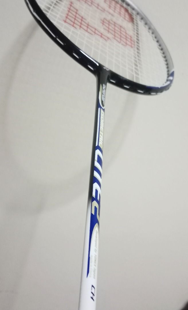 Badminton racquet Yonex isometric lite 2 racket, Sports Equipment ...