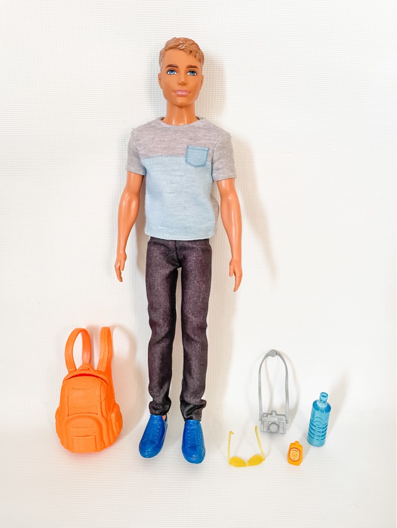 Barbie Ken Travel Doll W Ith 5 Tourist-Themed Accessories