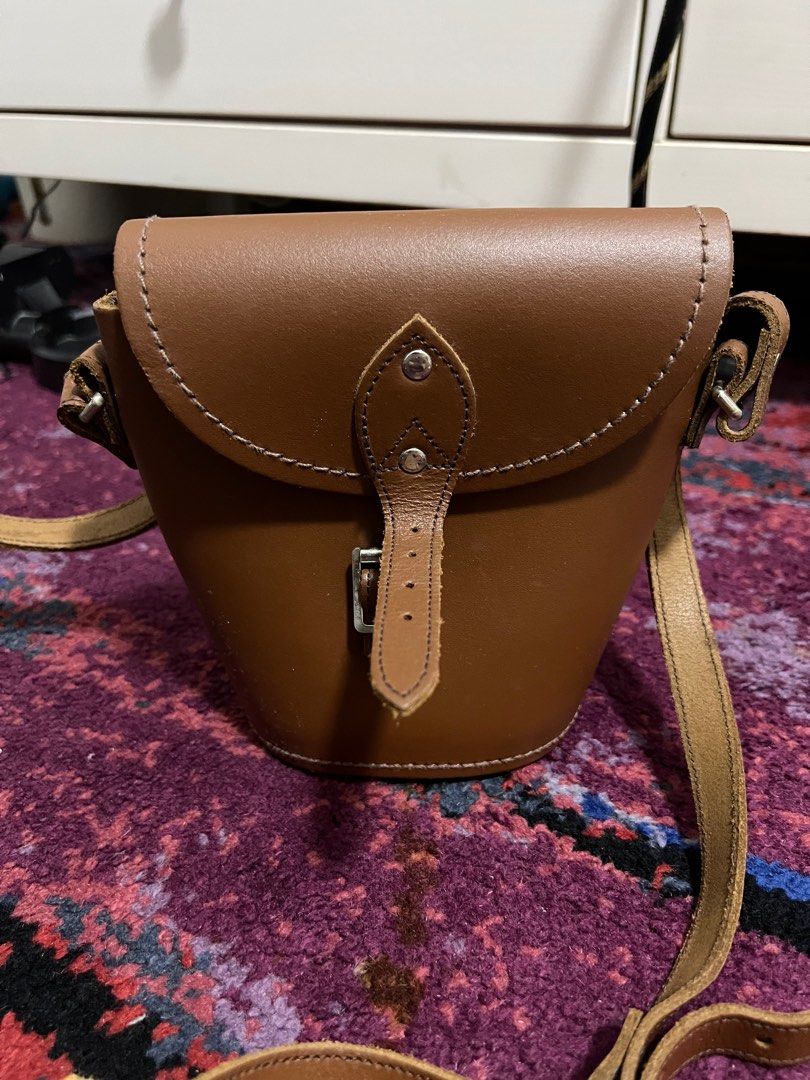 Chestnut leather hotsell barrel bag