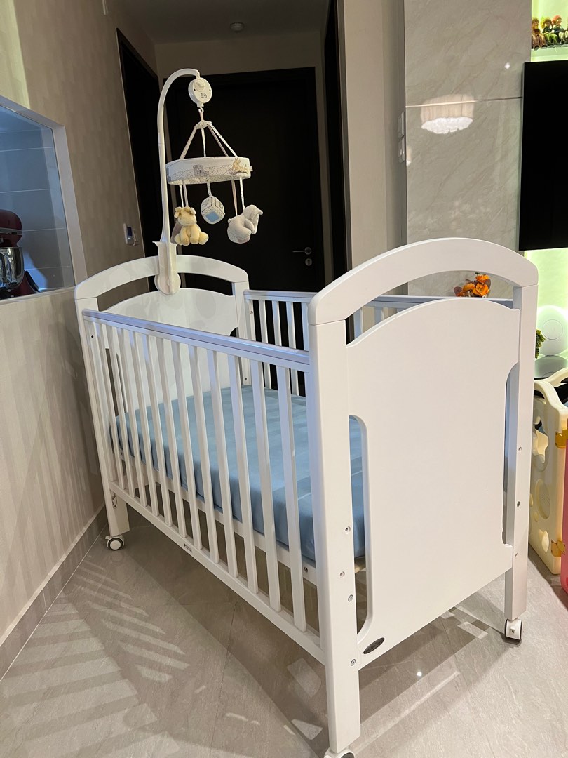 Bonbijou baby crib never use, Babies & Kids, Baby Nursery & Kids
