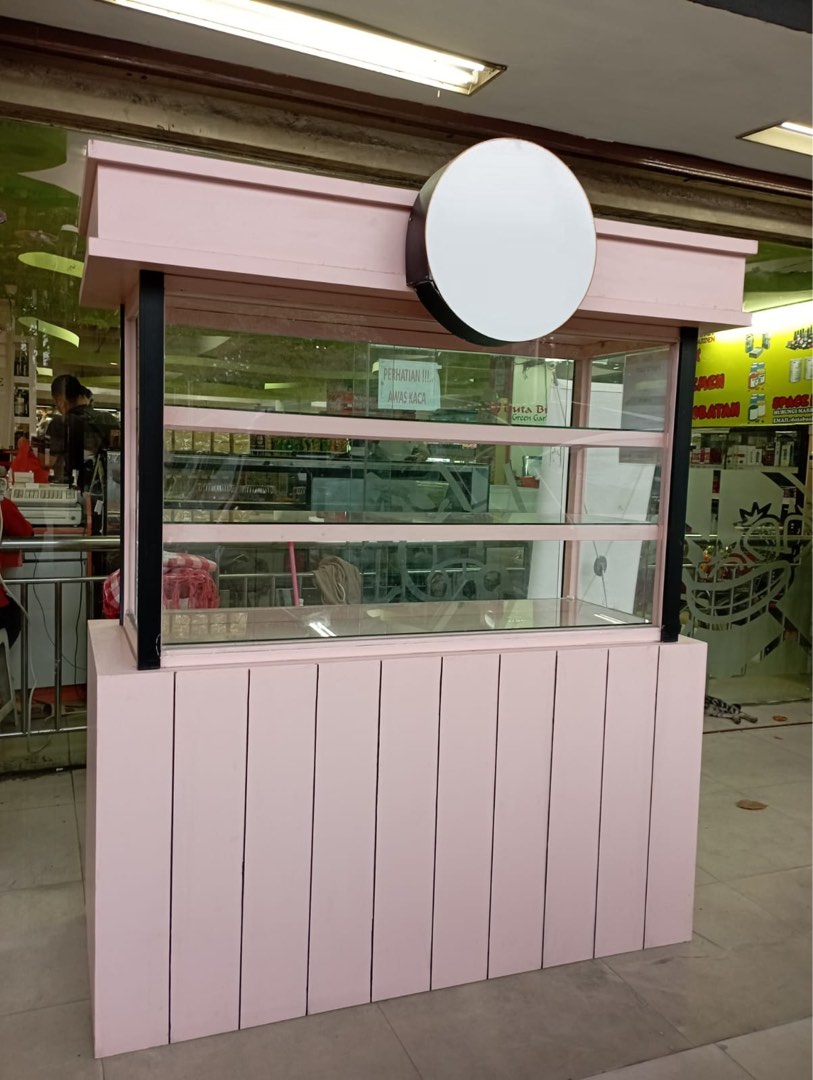 Booth Etalase Roti / Display kaca on Carousell