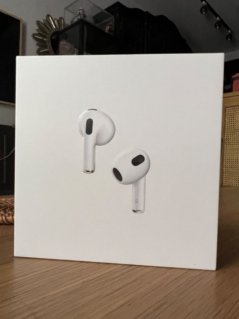 *Brand New/Sealed/Warranty* AirPods (3rd Gen) with MagSafe Charging Case [Authentic with 1year