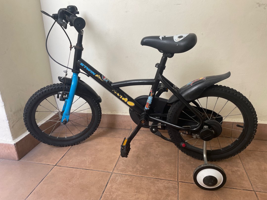 BTWin 16 Inch Bike w/ Training Wheels & Bell, Sports Equipment