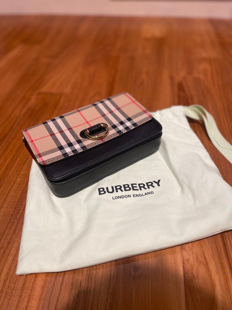 Burberry clutch with chain store