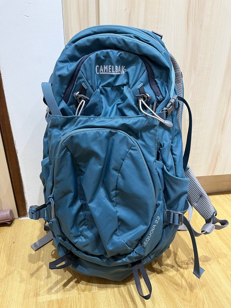 Camelbak Sequoia 22 with 100 Oz hydration pack Men s Fashion