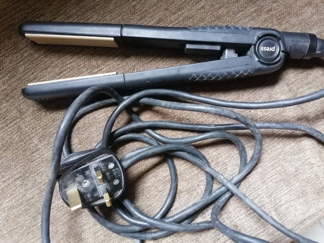 Carmen on sale flat iron