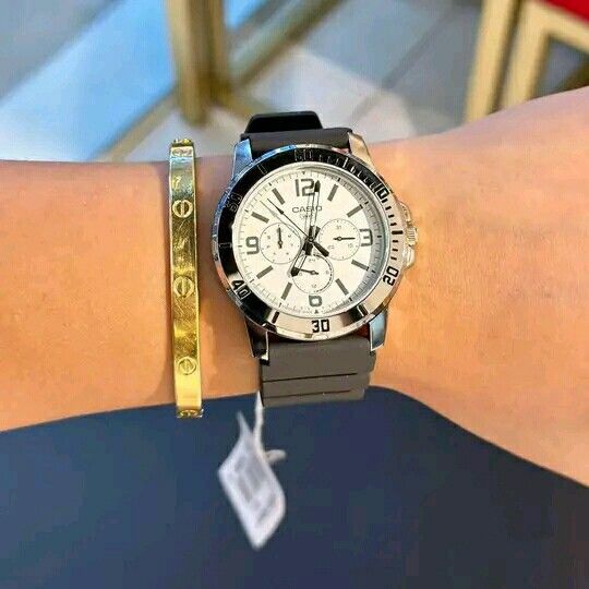 Casio MTP-VD300, Men's Fashion, Watches & Accessories, Watches on