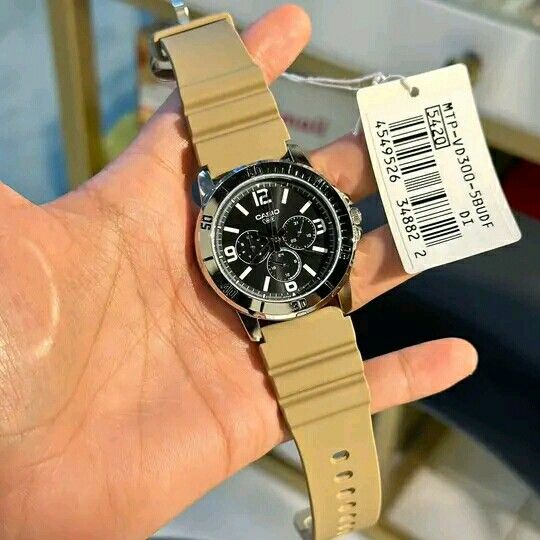 Casio MTP-VD300, Men's Fashion, Watches & Accessories, Watches on