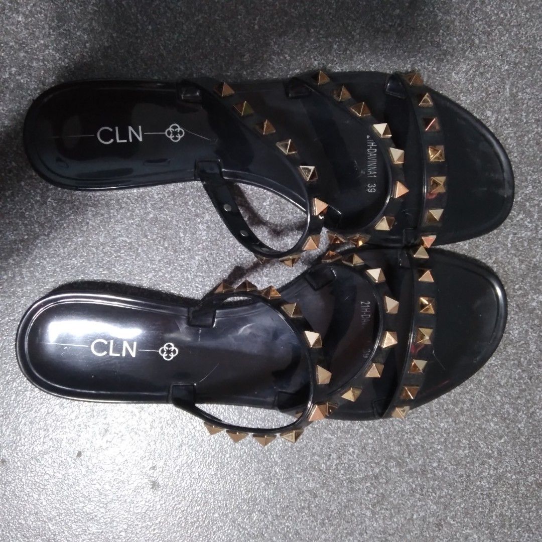 CLN Sandals, Women's Fashion, Footwear, Flats & Sandals on Carousell