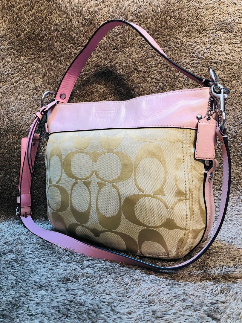 COACH ZOE SIGNATURE BAG on Carousell