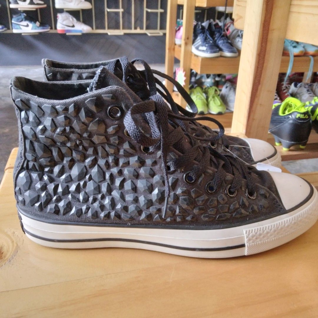 Black rhinestone 2025 converse