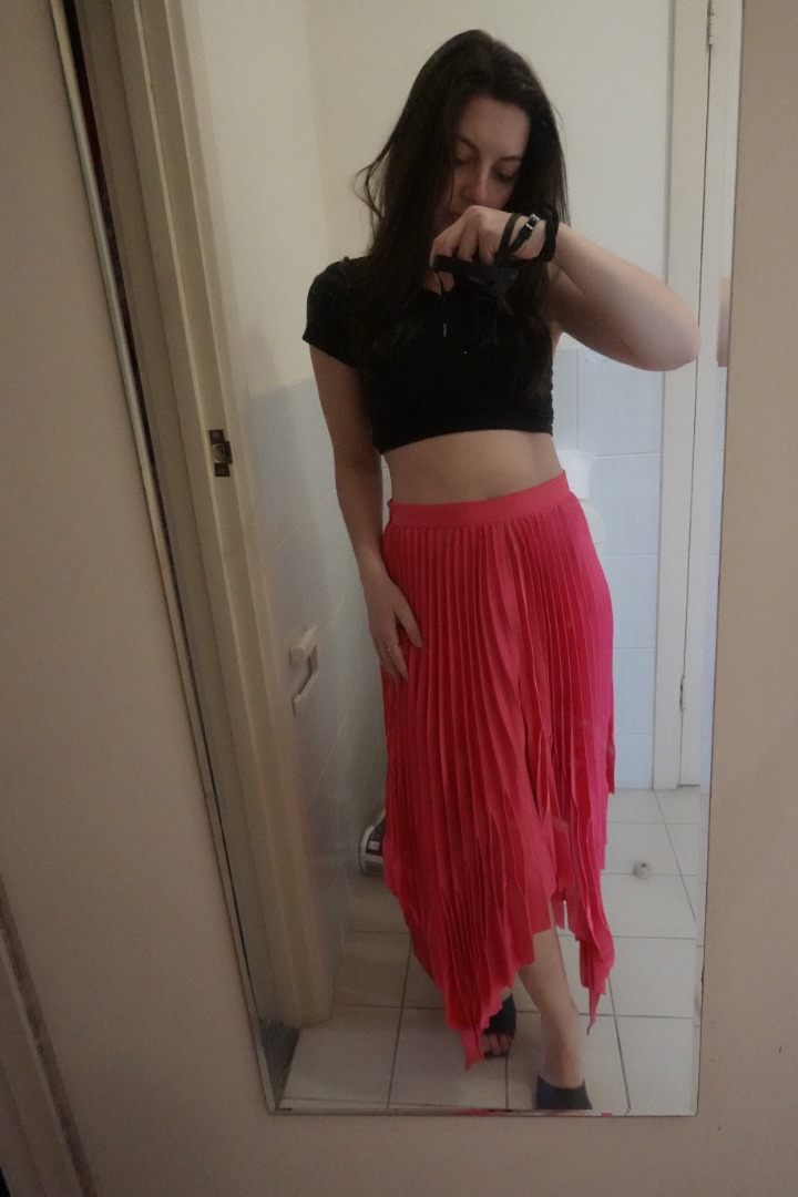Country road top pink pleated skirt