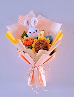 Crochet bouquets (L)