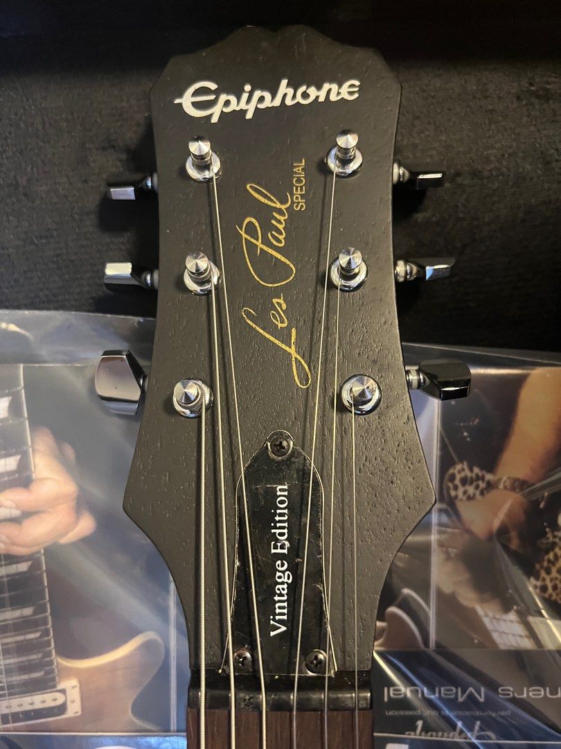 Epiphone vintage edition 連盒, 興趣及遊戲, 音樂、樂器 & 配件, 樂器 - Carousell
