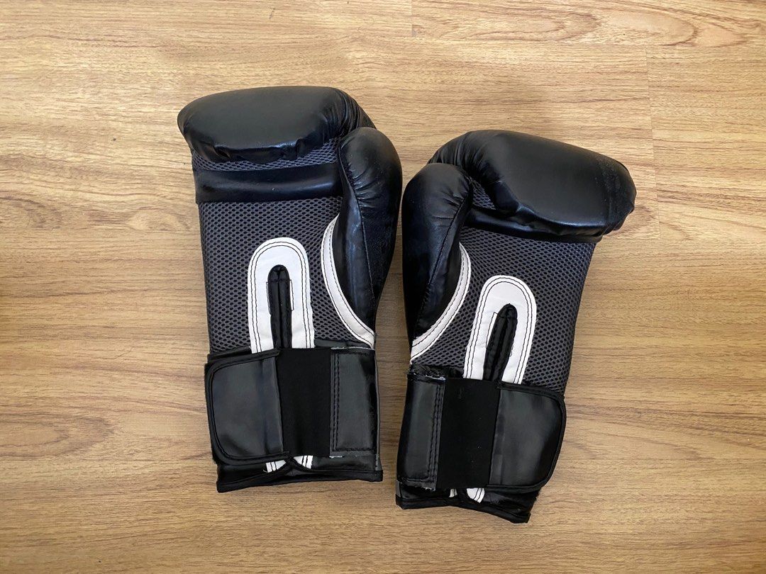 Everlast Boxing Gloves 14 ounces on Carousell
