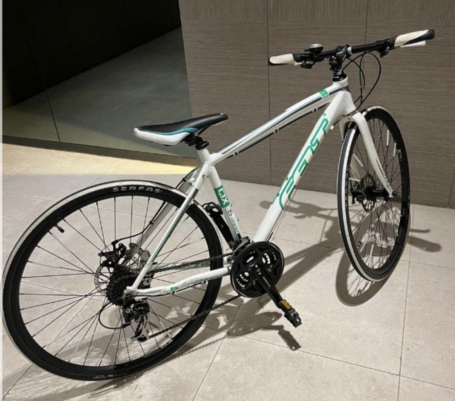 Felt qx75 hotsell hybrid bike