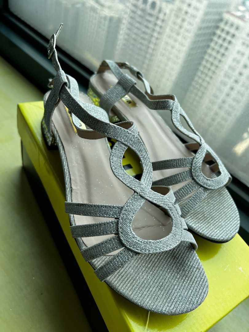 Repriced: Figlia Formal Sandals S6 (Category: Flats & Sandals) located in Quezon City. Submitted by decluttermommmy (Listing ID 1244417991, Image 1). Description: Used only once for a wedding .