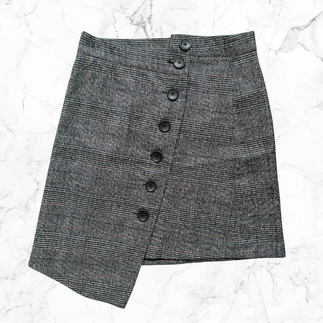 Gray Asymmetrical Skirt (Category: Skirts) located in Quezon City. Submitted by aces_ (Listing ID 1244520243, Image 1). Description: Never used.