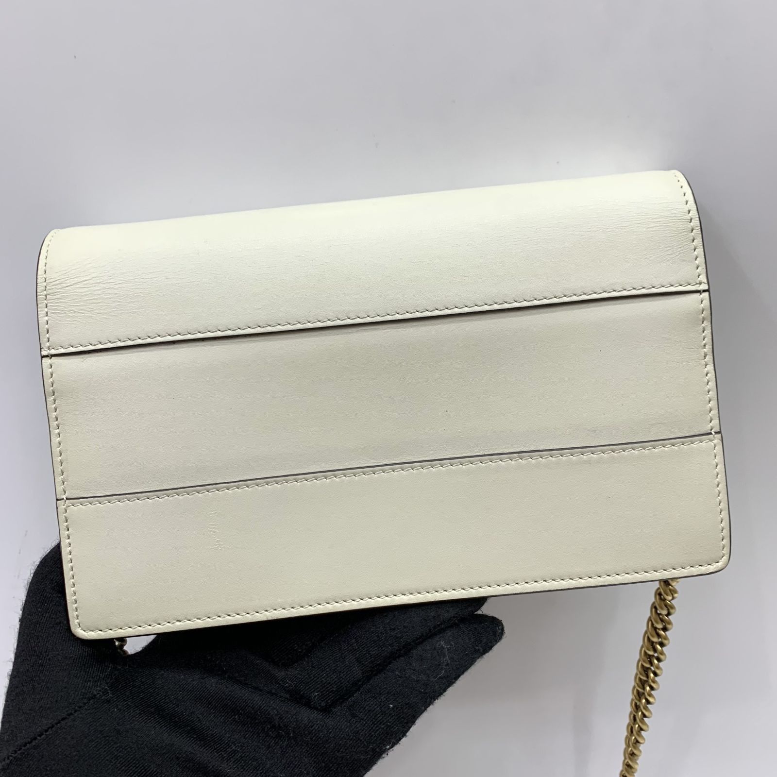 Queen margaret leather bee wallet discount on chain bag