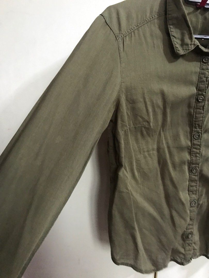 Olive green hotsell shirt h&m