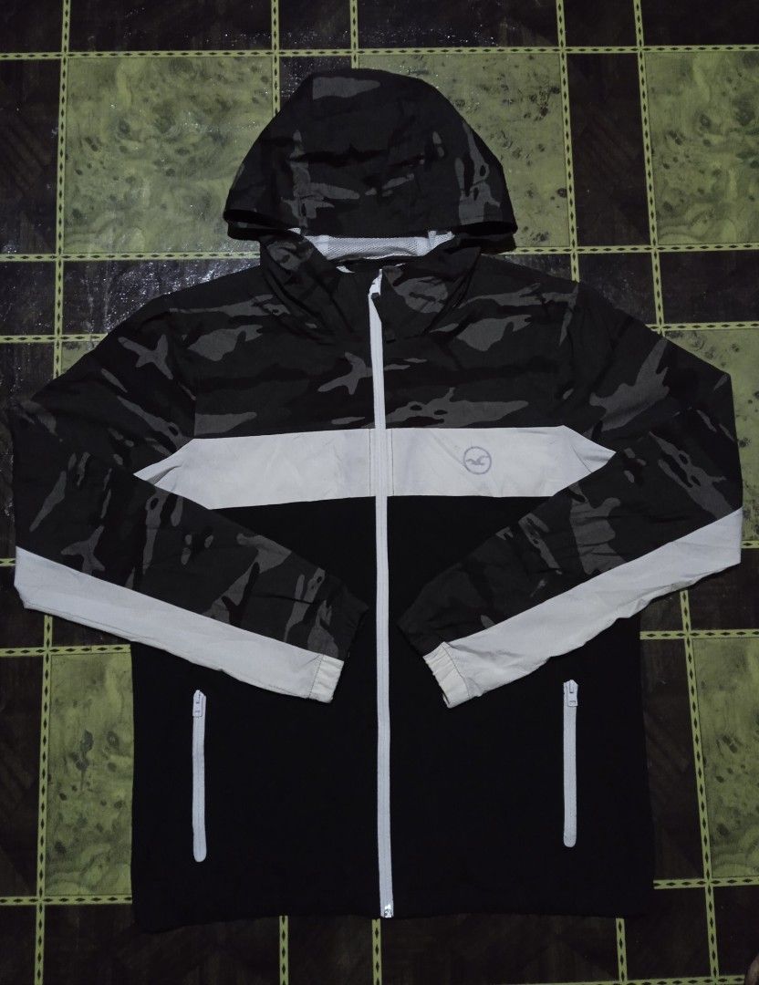 Hollister windbreaker camo sale