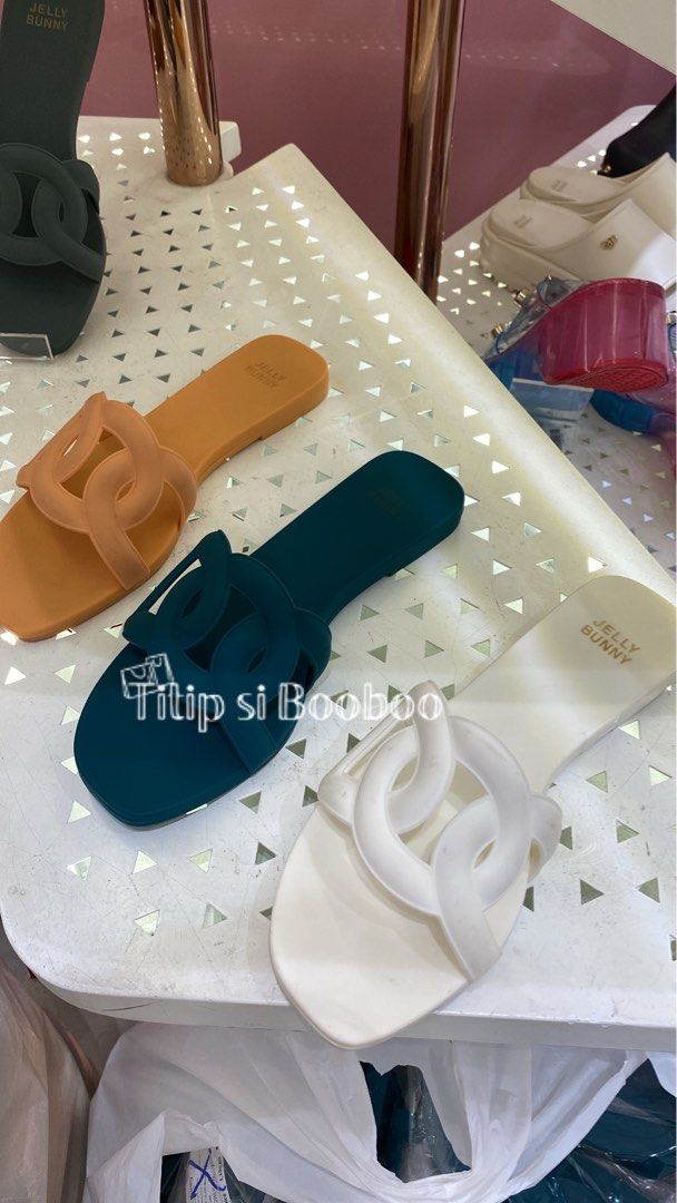 harga sandal jelly bunny