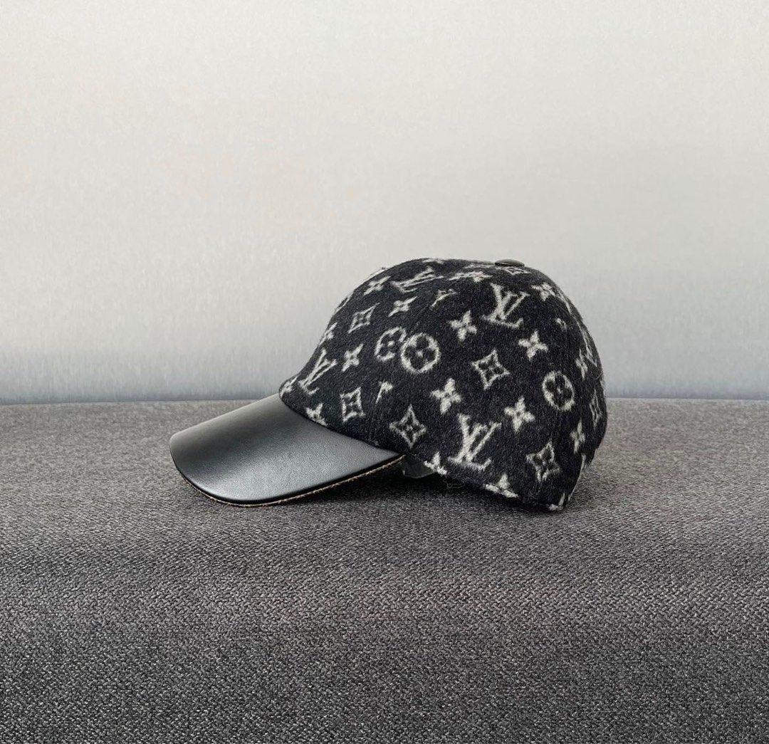 Cloth cap Louis Vuitton Black size S International in Cloth - 34356408