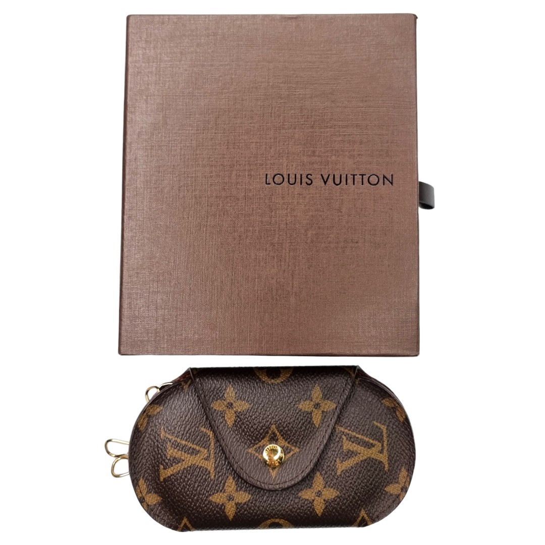 Louis Vuitton kisslock wallet, Luxury, Bags & Wallets on Carousell