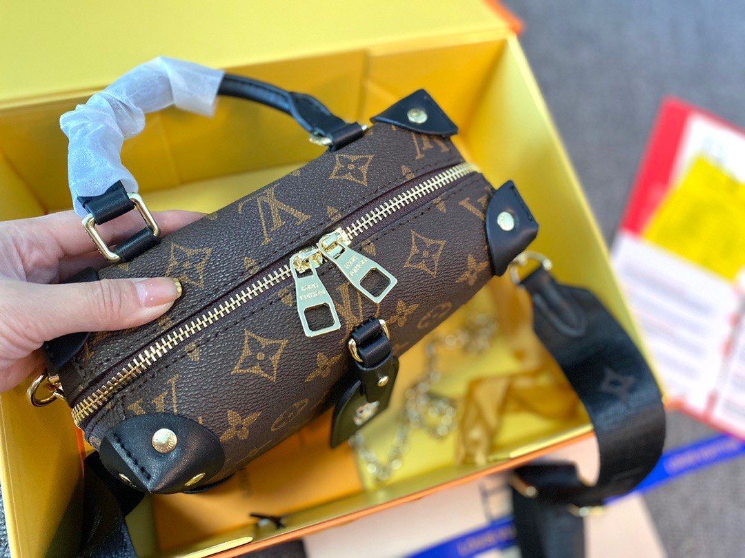 Petite malle souple leather handbag Louis Vuitton Black in Leather