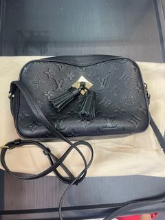 Louis Vuitton Lockme Chain PM in Black Leather (Date code: DU4200), Luxury,  Bags & Wallets on Carousell