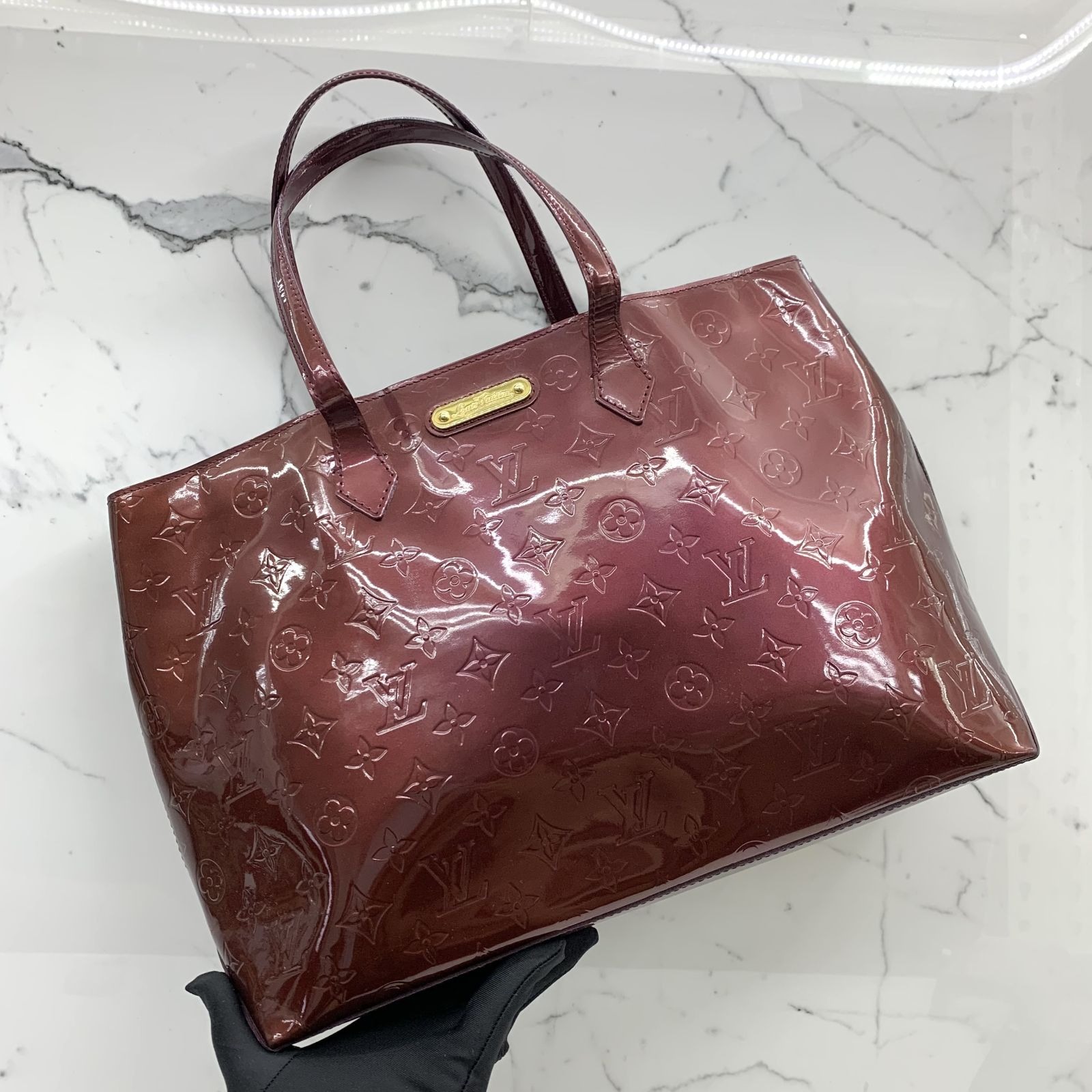 LV Bag (Red Louis Vuitton Monogram Vernis Wilshire), Luxury, Bags & Wallets  on Carousell