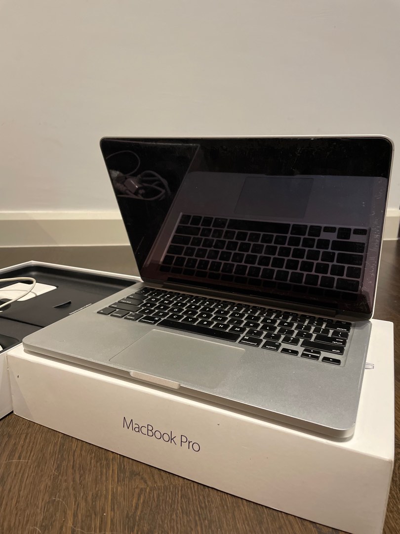Macbook Pro 13.3 inch (Model A1502) Sliver, Computers & Tech ...
