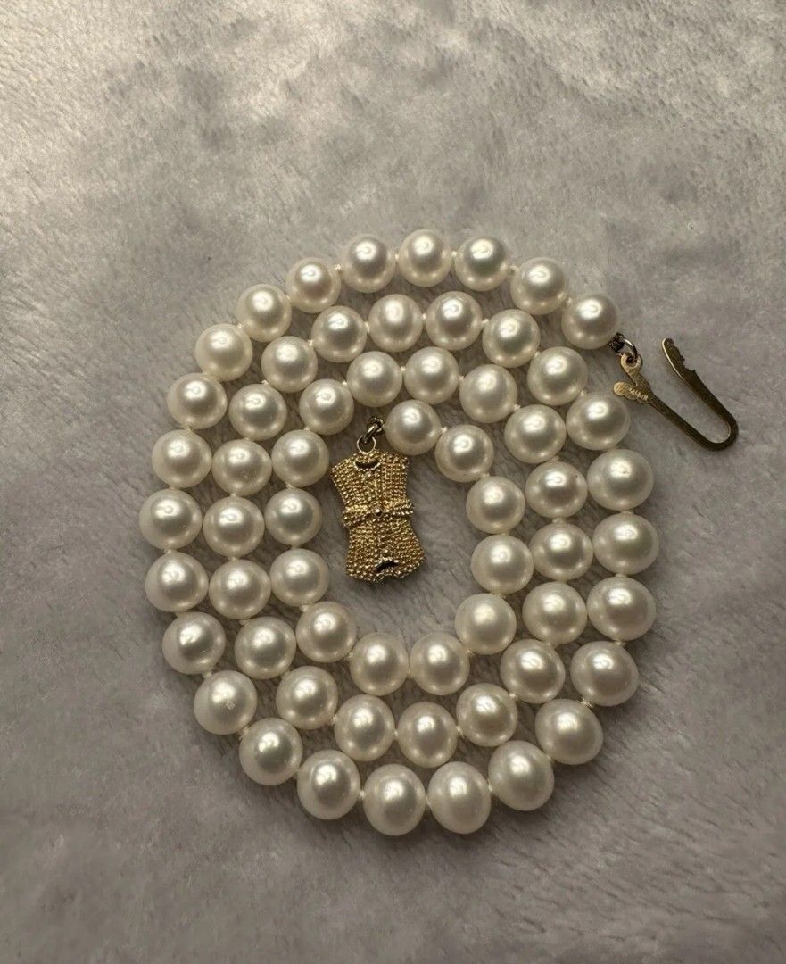 Sea magic pearl necklace deals