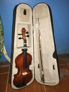 Mozart: violin w/ case