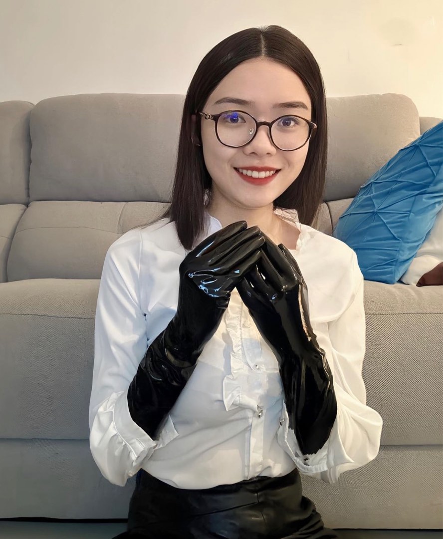 Short latex 2025 gloves