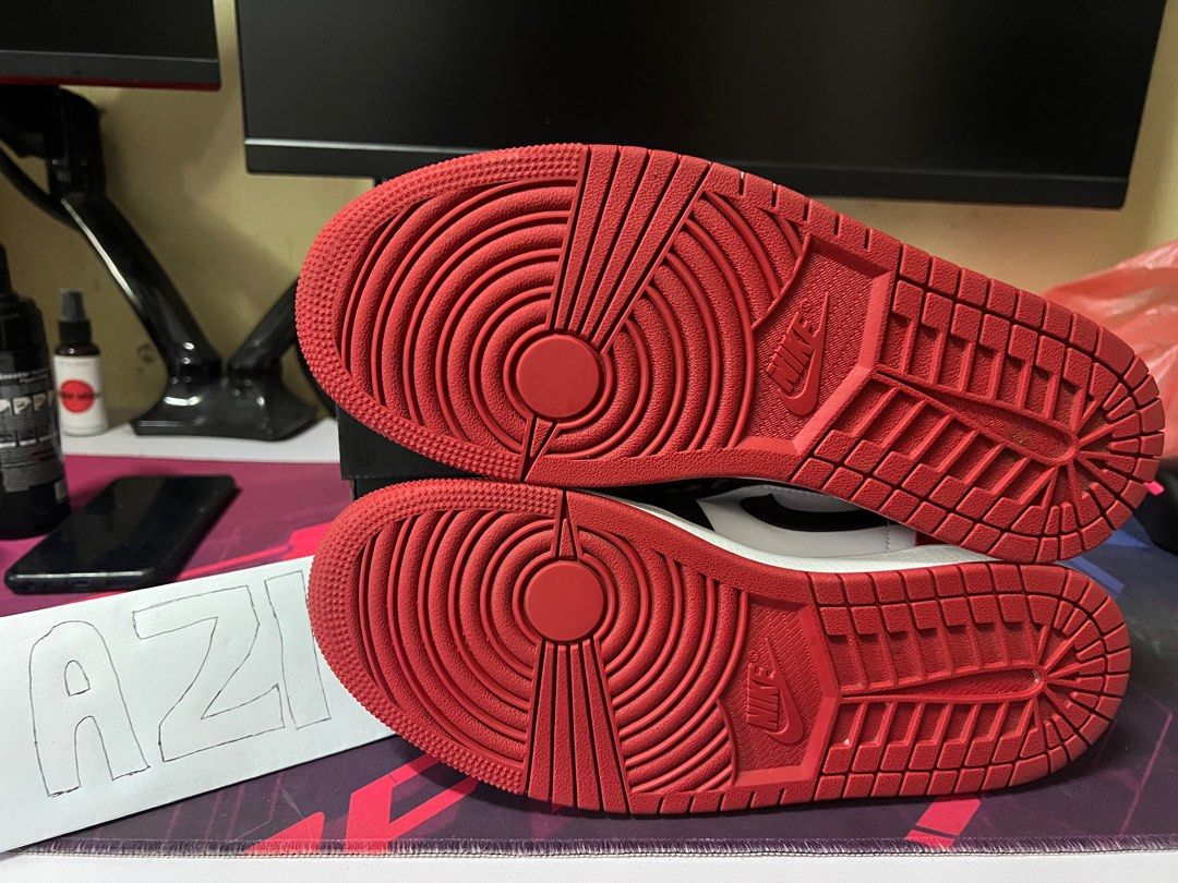 nike aj1 bred toe