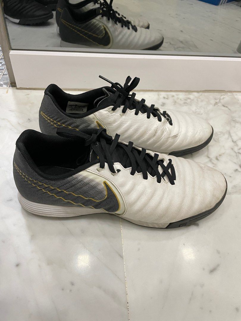 new nike futsal shoes