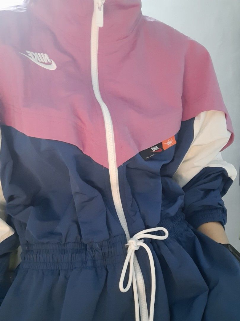 Pink blue and white nike windbreaker shop