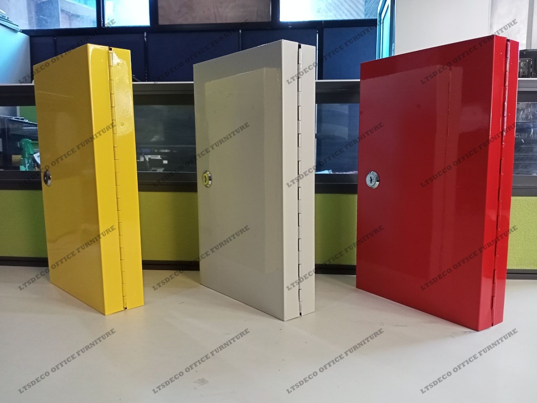 OFFICE FURNITURE KEY-HOLDER OFFICE PARTITION on Carousell